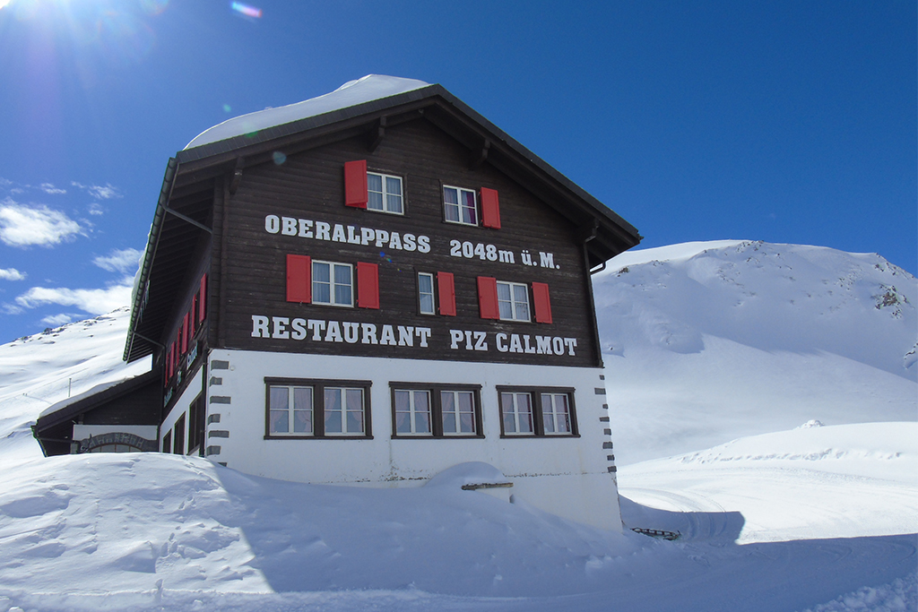 Schweiz: Zugfahrt zum Oberalppass
