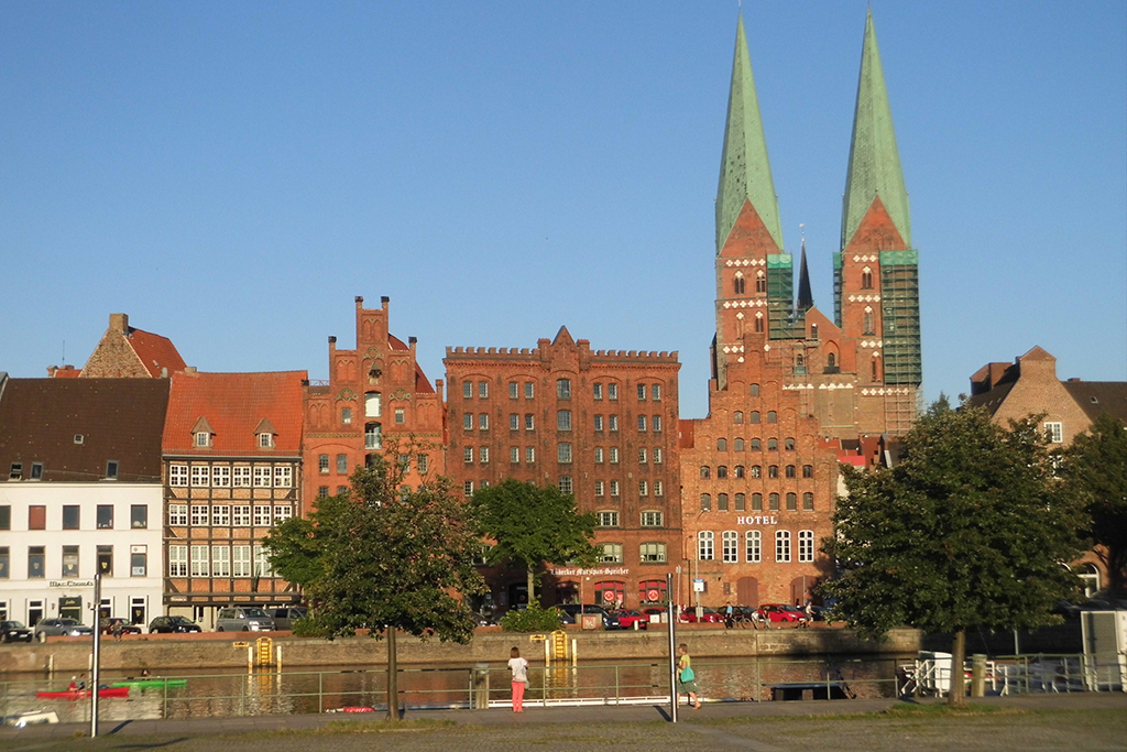 Ostsee Busreise mit Lübeck, Travemünde, Eutin, Wismar u.m.