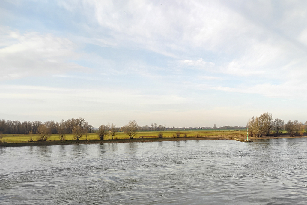 Schiffstour mit Adventsfrühstück auf dem Rhein und Besuch des Nikolausmarkts in Kranenburg